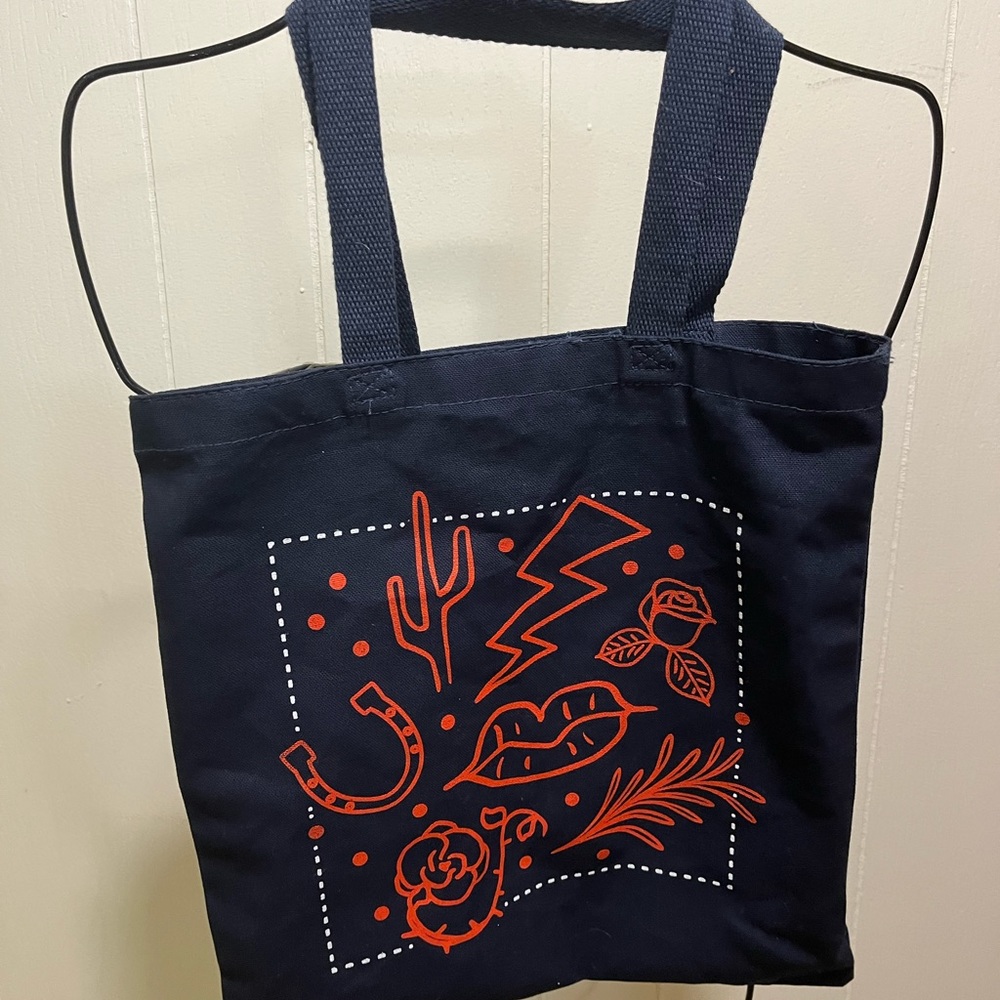 CMT Tote - Picture 3 of 5